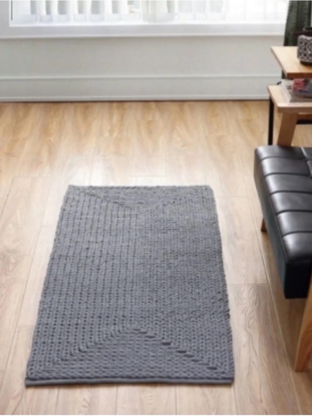 Plush Gray Chenille Bath Mat – Soft Absorbent Bathroom Rug